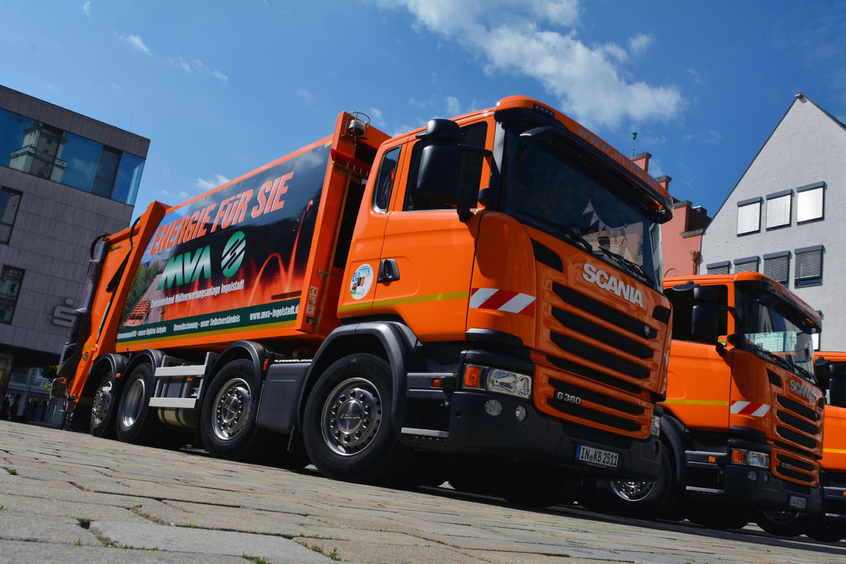 M&uuml;llfahrzeuge der INKB