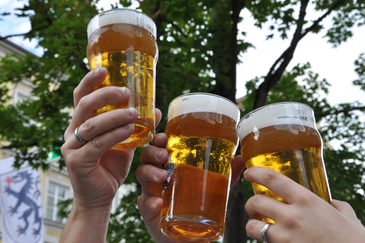 Biergl&auml;ser - Ausschank - Themenbild