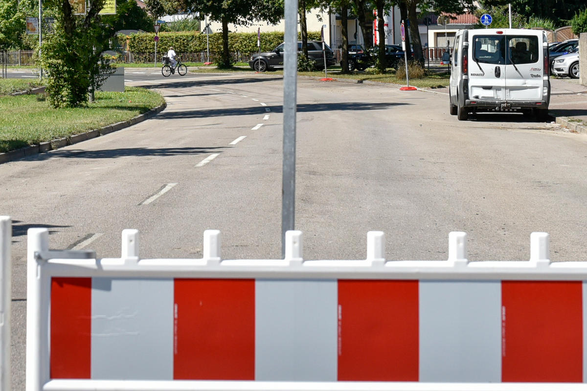 Stra&szlig;enabsperrung - Themenbild