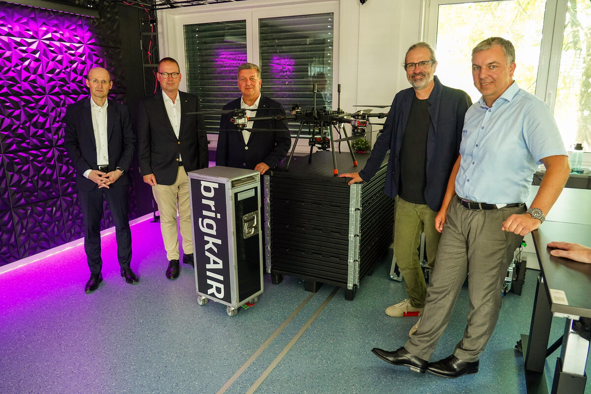 Besuch von Staatsminister Bernreiter beim brigkAir 1