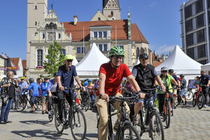 Bild vergr&ouml;&szlig;ern: Am Samstag beginnt das STADTRADELN mit einem bunten Programm auf dem Rathausplatz.
