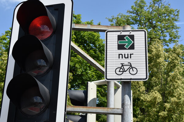 Bild vergr&ouml;&szlig;ern: Gr&uuml;npfeil