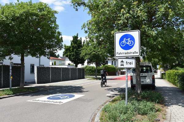 Bild vergr&ouml;&szlig;ern: Fahrradstra&szlig;e