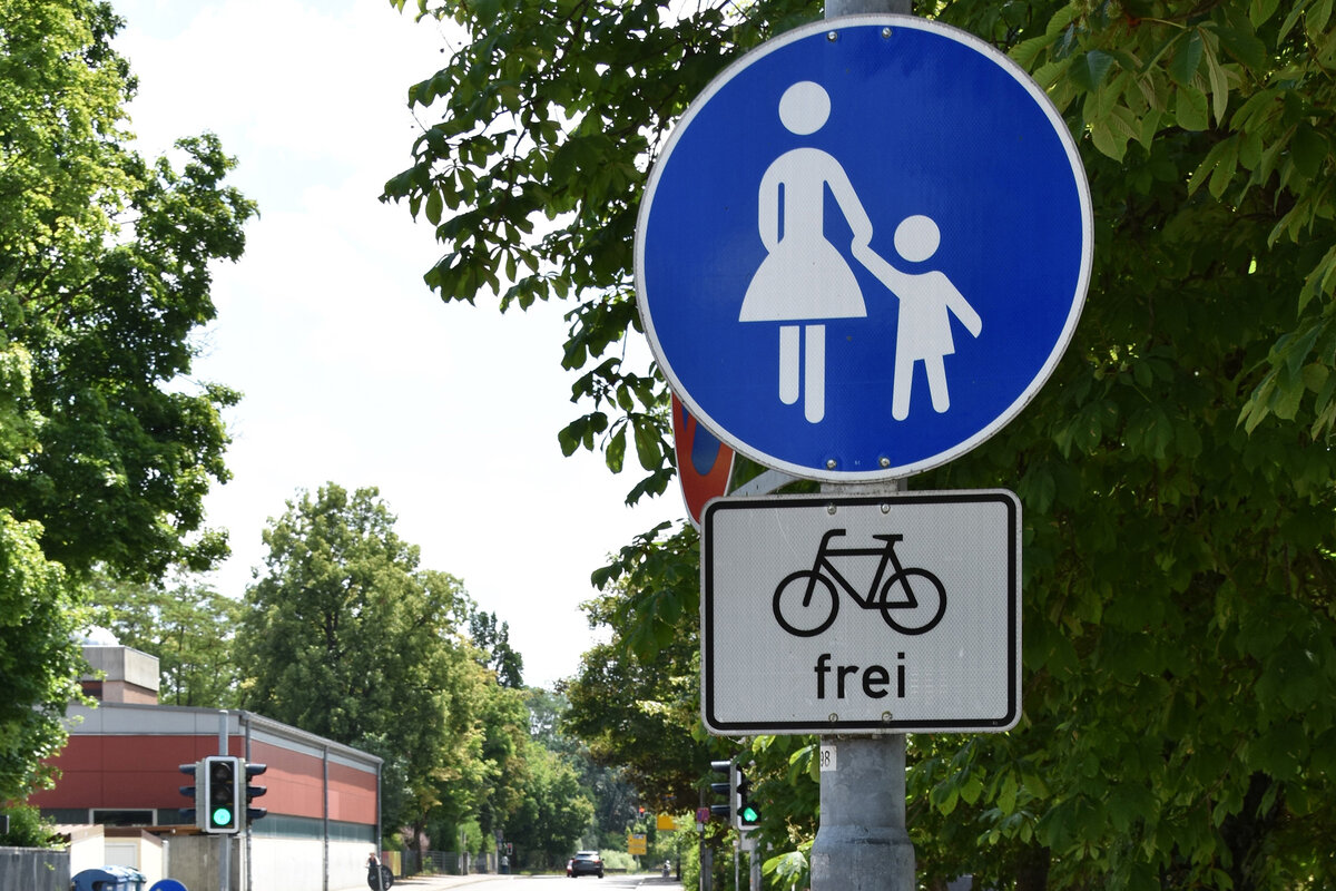 Fu&szlig;g&auml;nger und Fahrrad (GR) frei