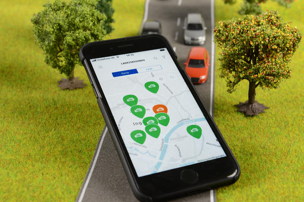 Bild vergr��ern: E-Motion App - Themenbild