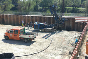 Bild vergr&ouml;&szlig;ern: Anbringung der r&uuml;ckverankerten Spundwand