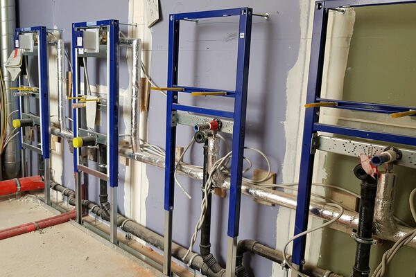 Einbau der Sanit&auml;rr&auml;ume