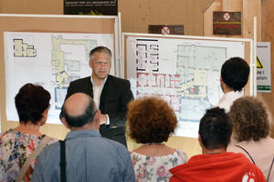 Bild vergr&ouml;&szlig;ern: Oberb&uuml;rgermeister L&ouml;sel informierte zum Georgianum