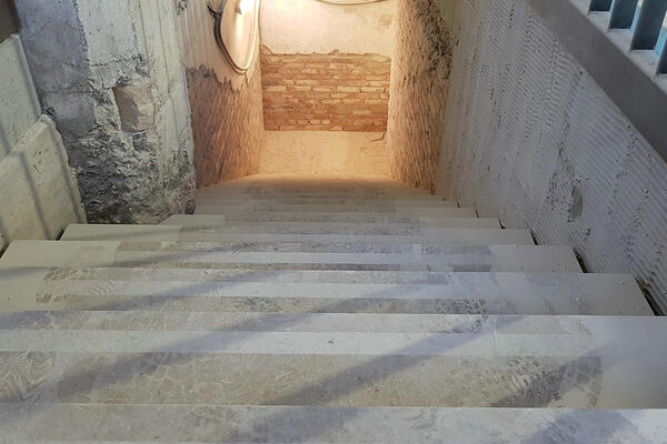 &Uuml;berarbeitung der Bestandstreppen