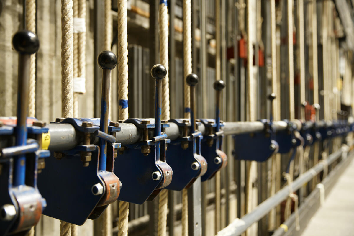 Punktz&uuml;ge im Stadttheater