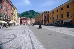 Bild vergr&ouml;&szlig;ern: Carrara