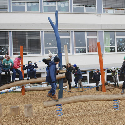 Bild vergr&ouml;&szlig;ern: Balancieranlage Grundschule Zuchering - Projekt aus dem B&uuml;rgerhaushalt